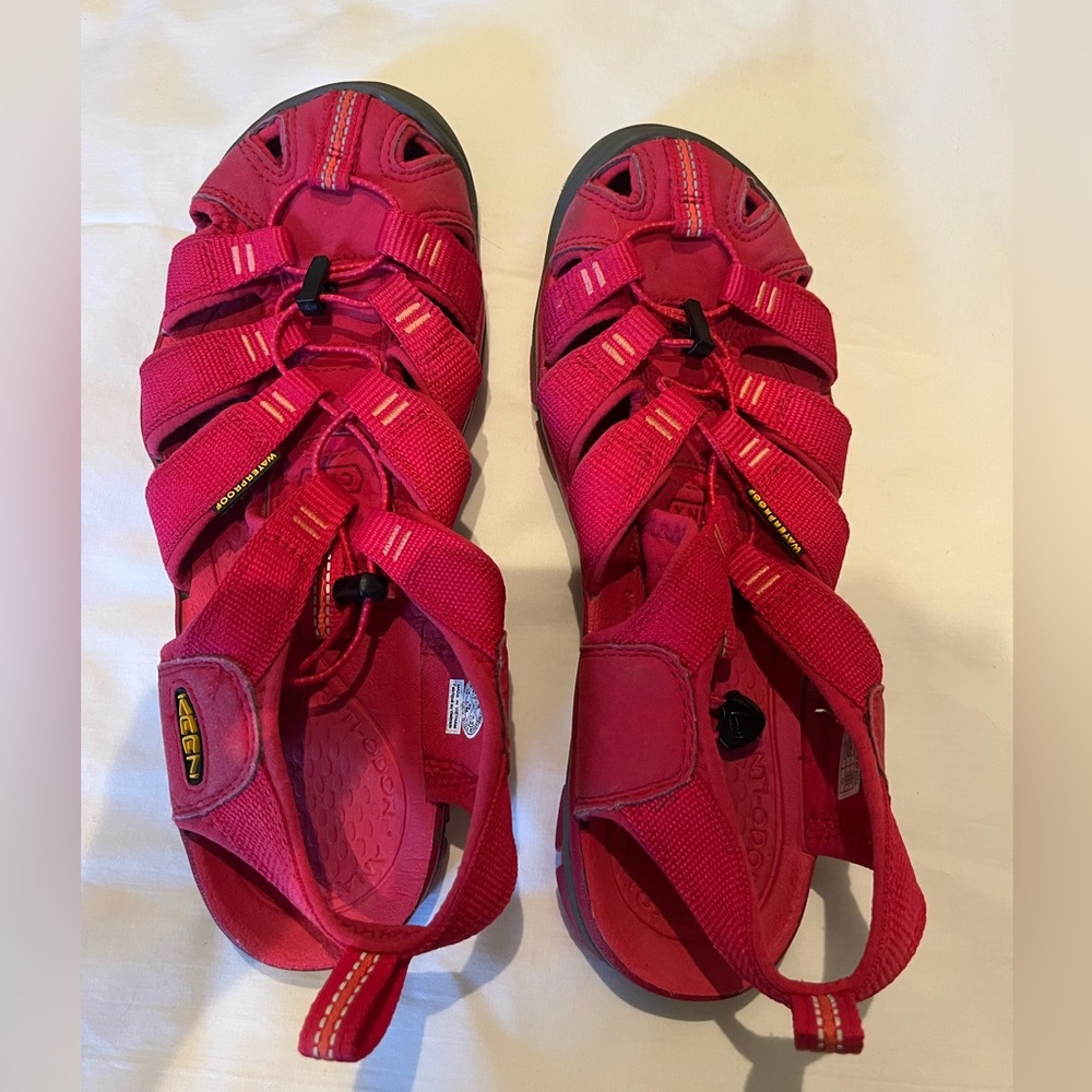 Keen Women's Bright Pink Sandals. Very good condition.